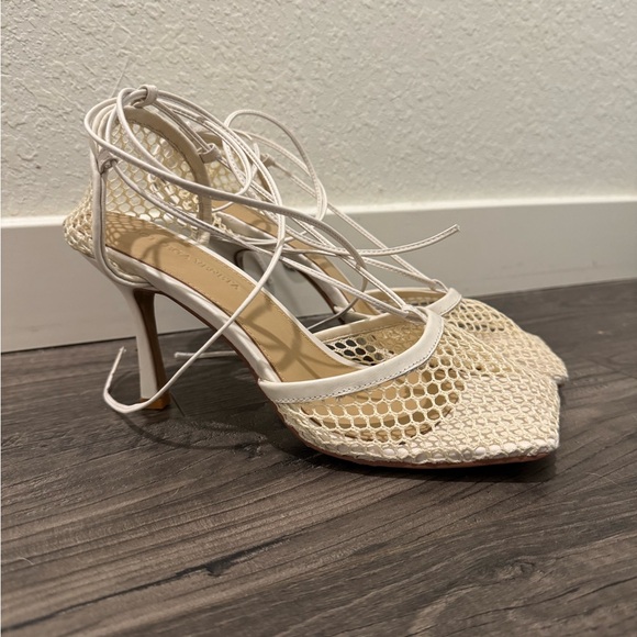 Bottega Veneta White Mesh Lace-Up Heels 41EU - Picture 3 of 4